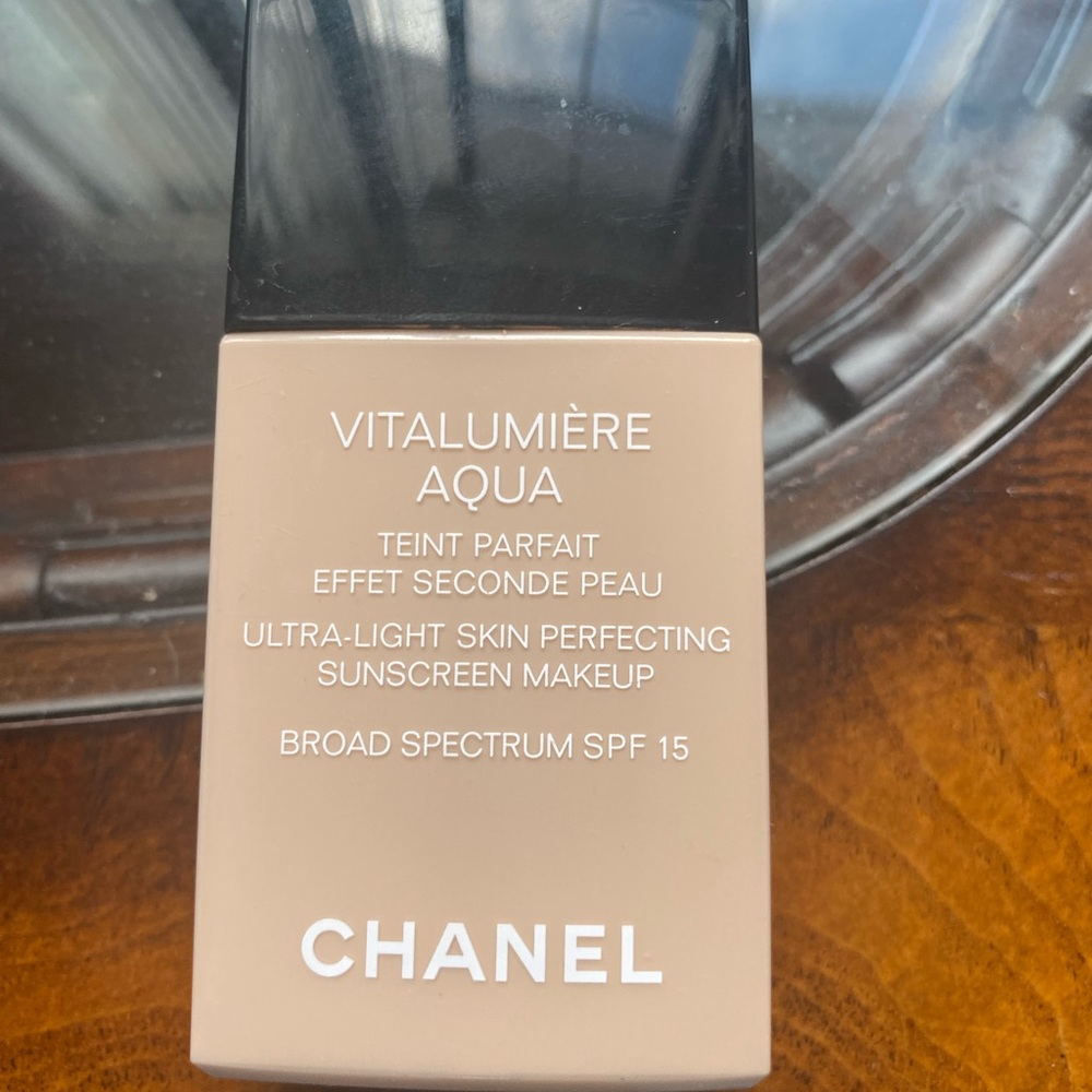 Chanel vitalumiere Aqua
